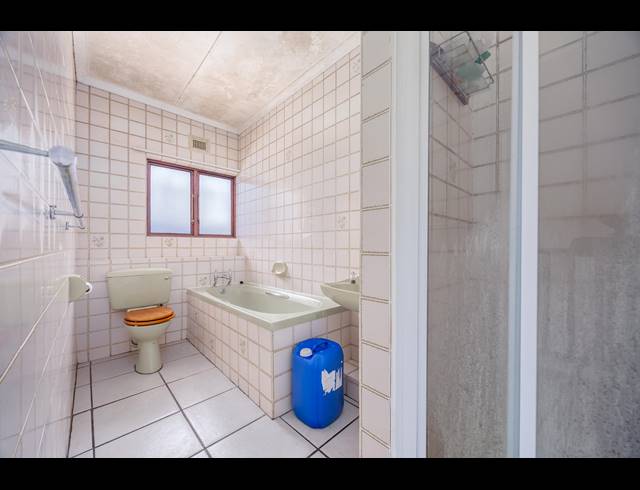 3 BEDROOM DUPLEX FOR SALE IN THE WOLDS